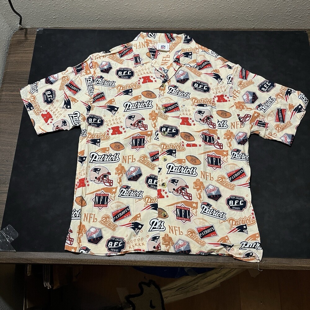 New England Patriots Camp Shirt Men Bahama NFL Vintage Rayon Large Sports Jungle